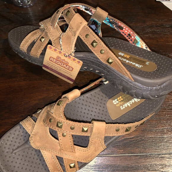 sketchers leather sandals